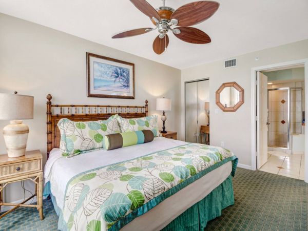Lovely Vacation Condo with Private 9th Floor Open Balcony
