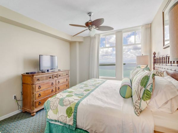 Lovely Vacation Condo with Private 9th Floor Open Balcony