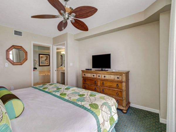 Lovely Vacation Condo with Private 9th Floor Open Balcony