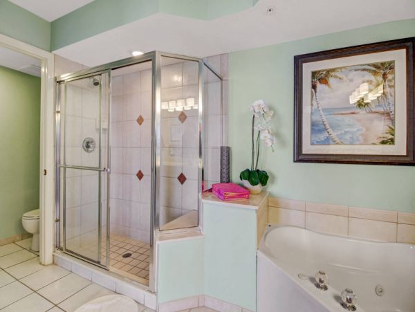 Lovely Vacation Condo with Private 9th Floor Open Balcony