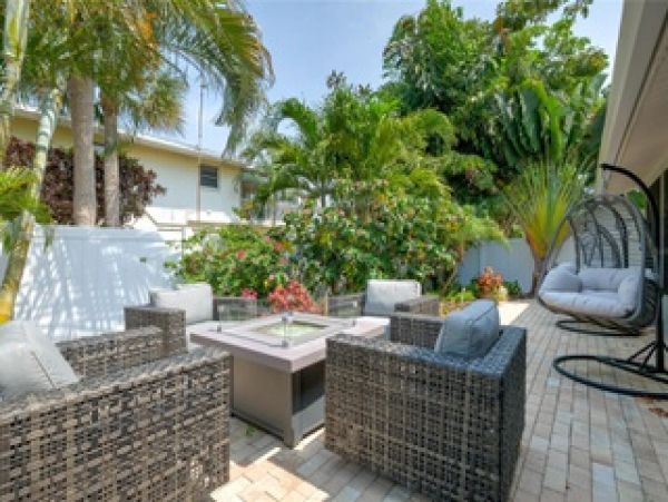 Manasota Vacation Home Two Bedroom Walk to Beach