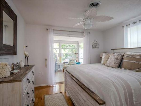 Manasota Vacation Home Two Bedroom Walk to Beach