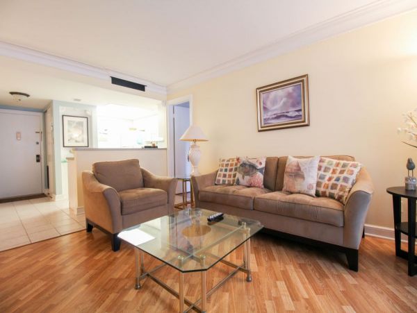 Lido Key Vacation Condo One Bedroom Walk to Beach