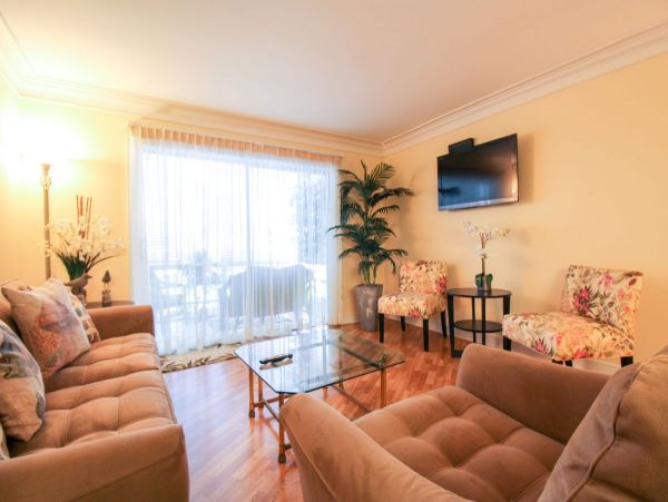 Lido Key Vacation Condo One Bedroom Walk to Beach