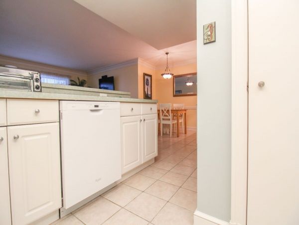 Lido Key Vacation Condo One Bedroom Walk to Beach