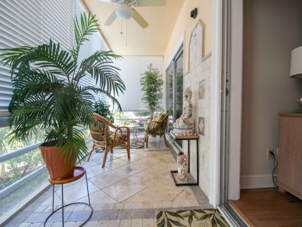 Lido Key Vacation Condo One Bedroom Walk to Beach