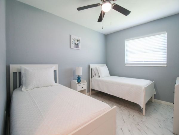 Stunning 3 Bedroom Bungalow Sleeps 6 Guests