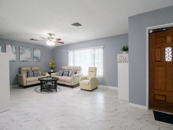 Stunning 3 Bedroom Bungalow Sleeps 6 Guests