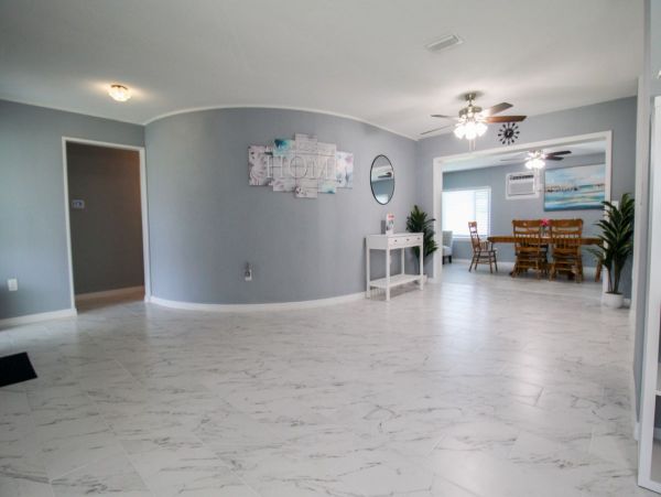 Stunning 3 Bedroom Bungalow Sleeps 6 Guests