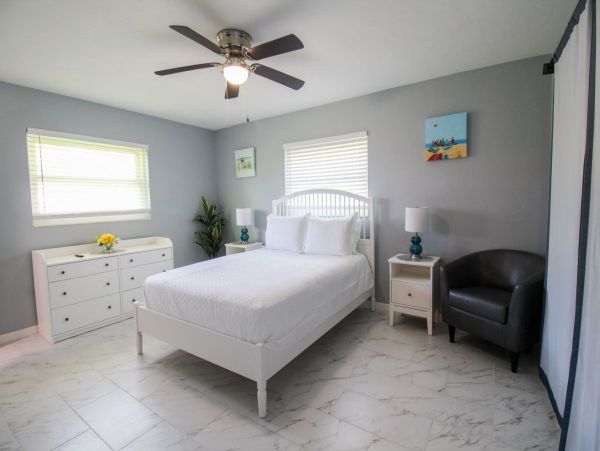 Stunning 3 Bedroom Bungalow Sleeps 6 Guests