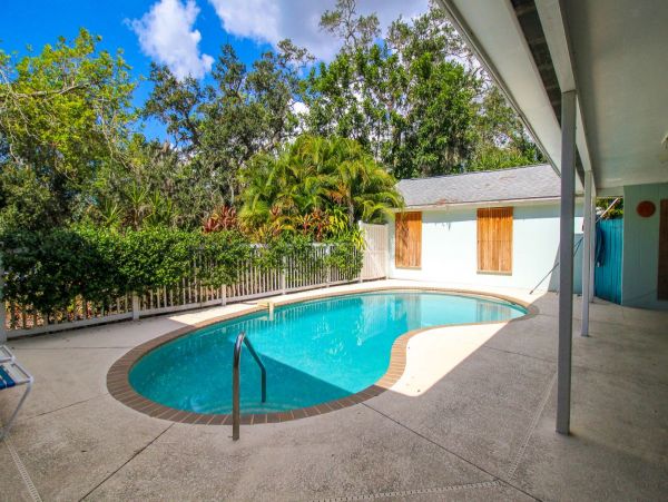 Single Level Private Pool Vacation Home with 3 Bedrooms