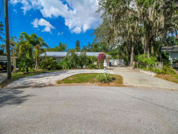 Single Level Private Pool Vacation Home with 3 Bedrooms