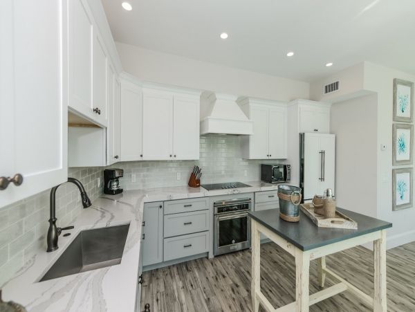 Anna Maria Vacation Pool Home Five Bedroom Walk to Beach