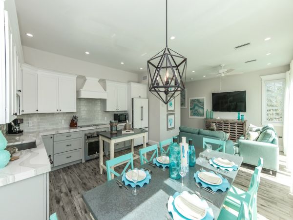 Anna Maria Vacation Pool Home Five Bedroom Walk to Beach