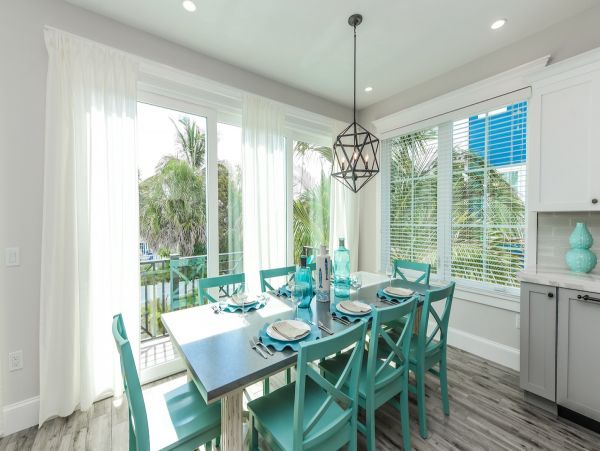 Anna Maria Vacation Pool Home Five Bedroom Walk to Beach