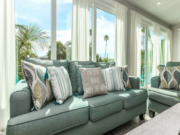 Anna Maria Vacation Pool Home Five Bedroom Walk to Beach