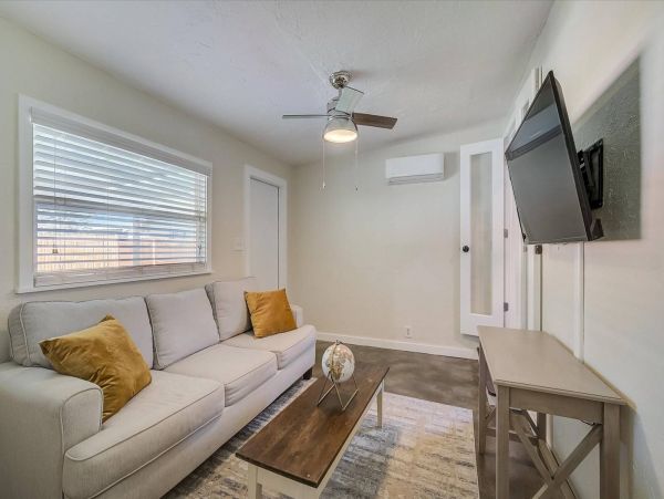 Beautiful Home Minutes from Downtown Dining, Shopping & Nightlife Sarasota