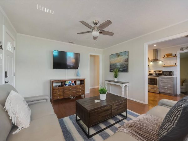 Beautiful Home Minutes from Downtown Dining, Shopping & Nightlife Sarasota