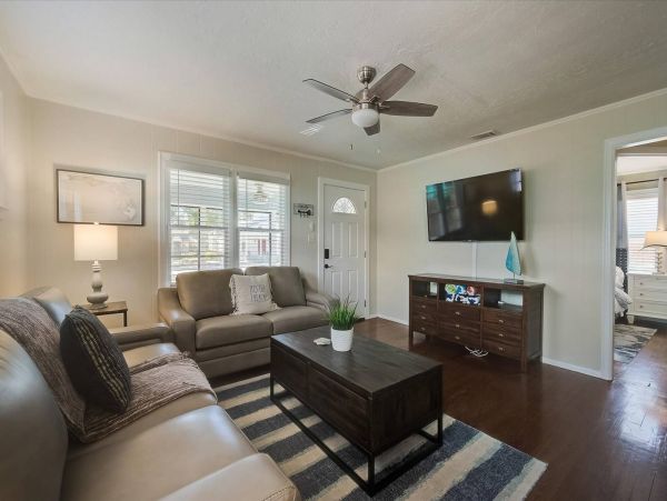 Beautiful Home Minutes from Downtown Dining, Shopping & Nightlife Sarasota