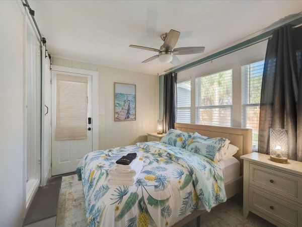 Beautiful Home Minutes from Downtown Dining, Shopping & Nightlife Sarasota