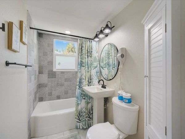 Beautiful Home Minutes from Downtown Dining, Shopping & Nightlife Sarasota