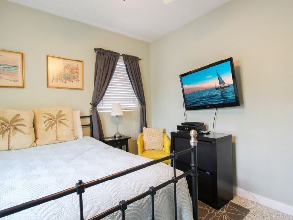 Venice Condo 1035712