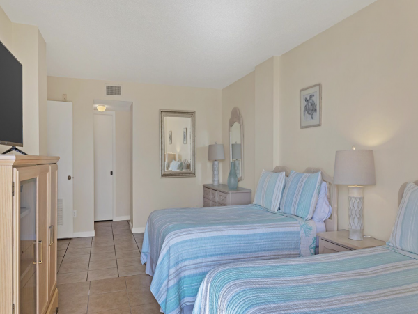 Charming Siesta Key Rental Stroll to Beach!