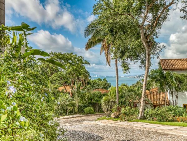 Luxury Puerto Vallarta Vacation Pool Home