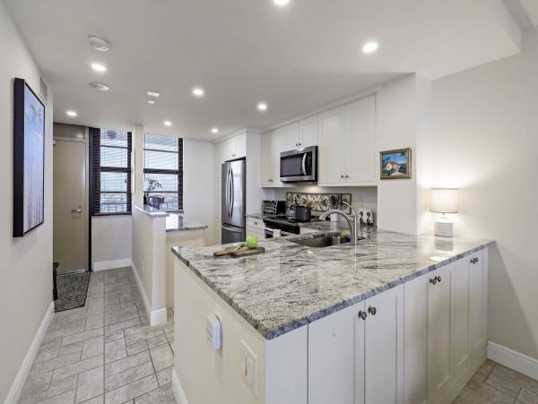 Luxury Vacation Condo in Marco Island with Great Views & Pool