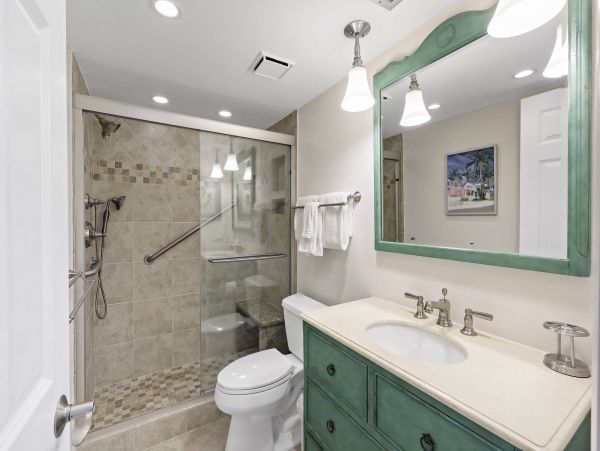 Luxury Vacation Condo in Marco Island with Great Views & Pool