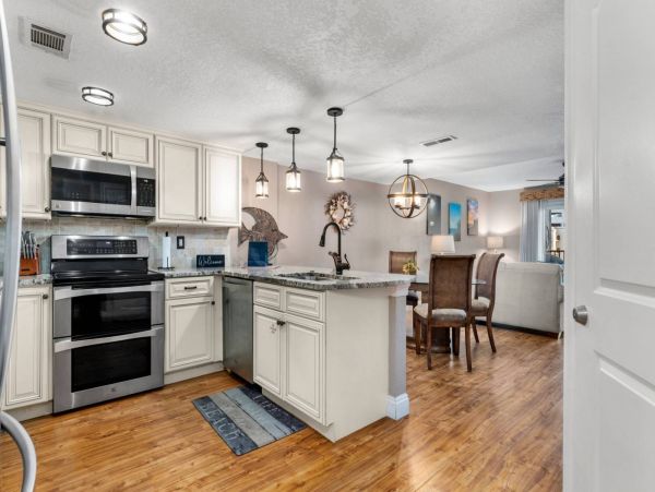Three Bedroom Unit with the Perfect Location for a Family Vacation