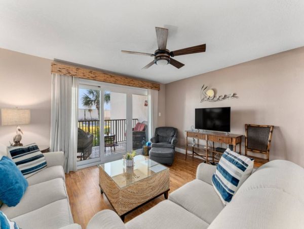 Three Bedroom Unit with the Perfect Location for a Family Vacation