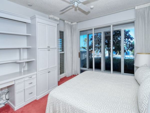 Walk to the Beach Longboat Condo with Bay Views