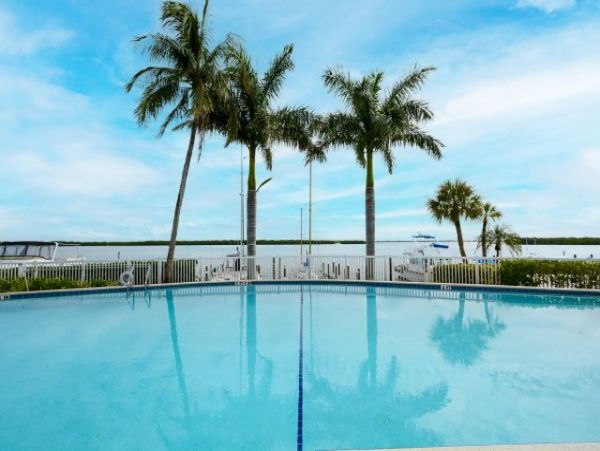 Walk to the Beach Longboat Condo with Bay Views