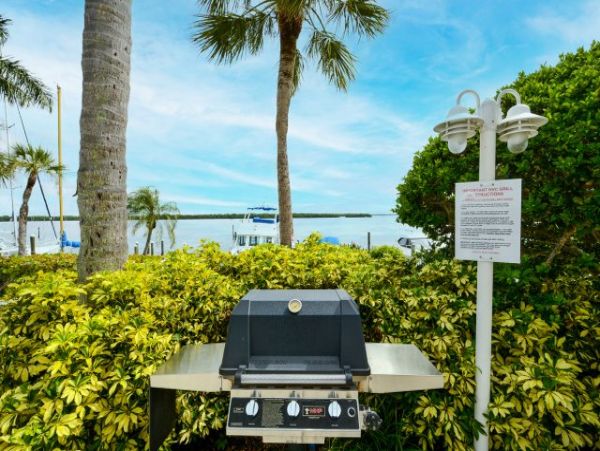 Walk to the Beach Longboat Condo with Bay Views