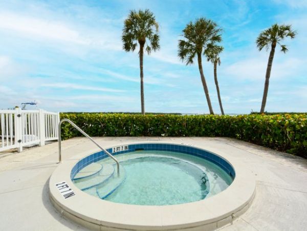 Walk to the Beach Longboat Condo with Bay Views