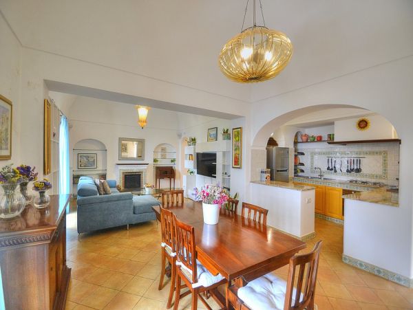 Positano Charming Vacation Villa with Great Views Sleeps 4