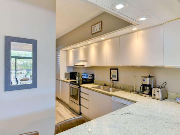 Longboat Key Vacation Rental - Beachfront Condo with Pool & Tennis