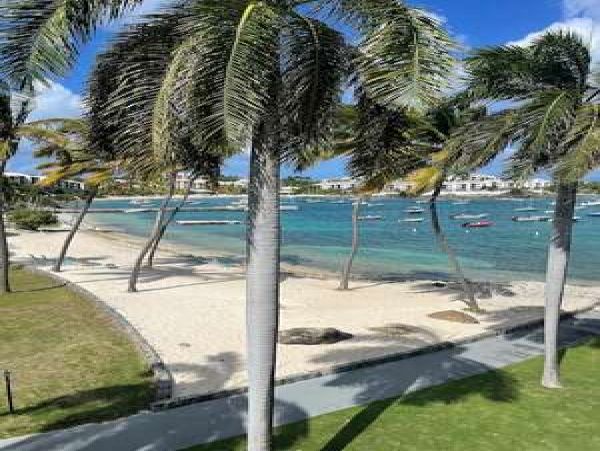 Three Bedroom Beachfront Condo In St. Thomas