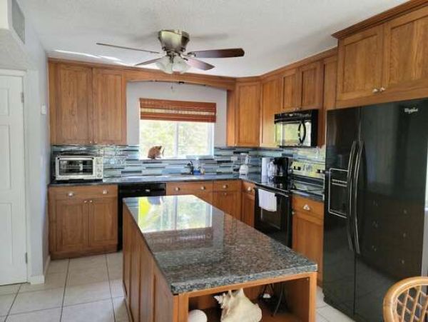 Three Bedroom Beachfront Condo In St. Thomas