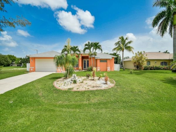 Cape Coral Pool Home For your Next Vacation