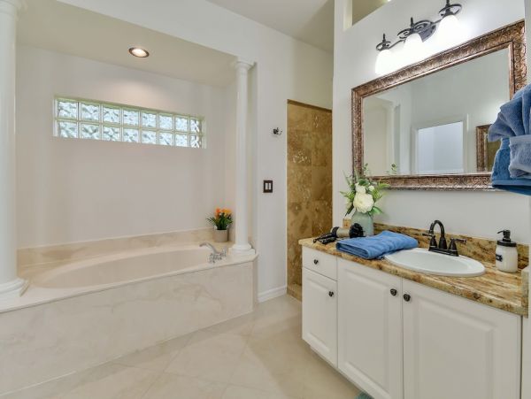 Cape Coral Pool Home For your Next Vacation
