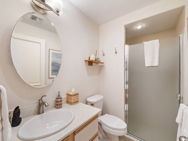 Oceanfront Lahaina Vacation Condo Four Bedroom