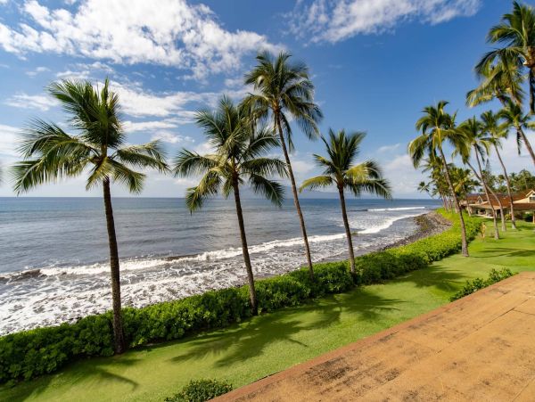 Oceanfront Lahaina Vacation Condo Four Bedroom