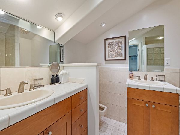 Oceanfront Lahaina Vacation Condo Four Bedroom