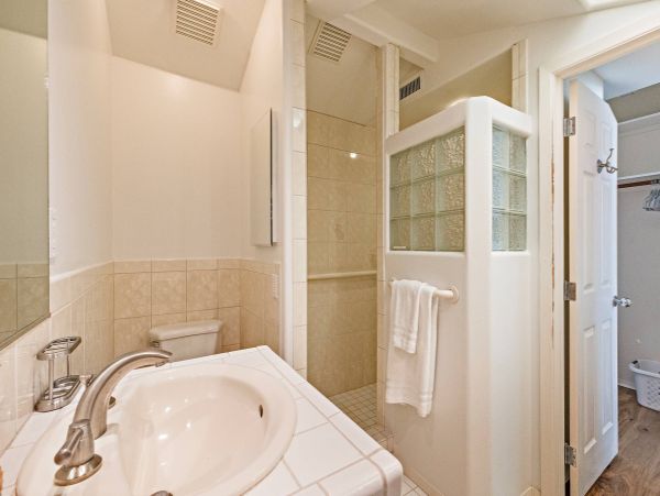 Oceanfront Lahaina Vacation Condo Four Bedroom