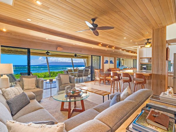 Oceanfront Lahaina Vacation Condo Four Bedroom