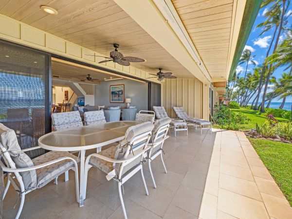 Oceanfront Lahaina Vacation Condo Four Bedroom