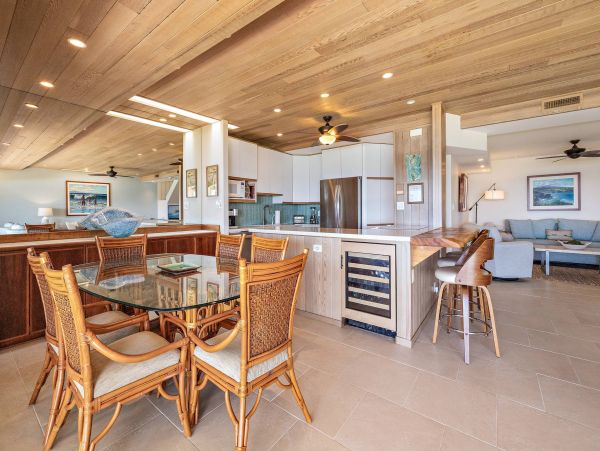 Oceanfront Lahaina Vacation Condo Four Bedroom