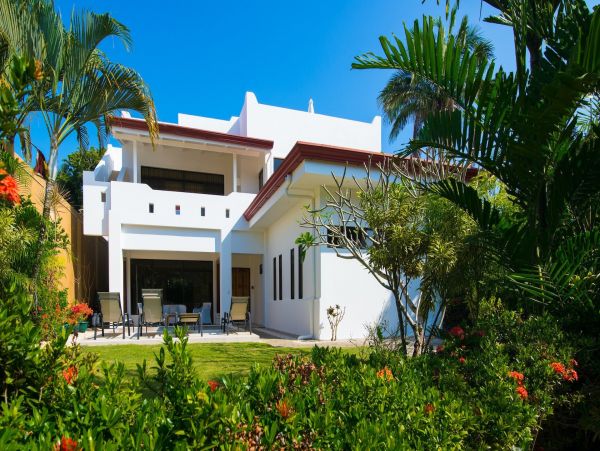 Lovely 4 Bedroom Home in Playa Hermosa, Puntarenas